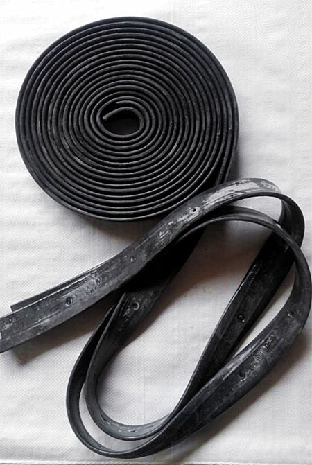 玻璃鋼水箱，鍍鋅水箱配件膠條圖