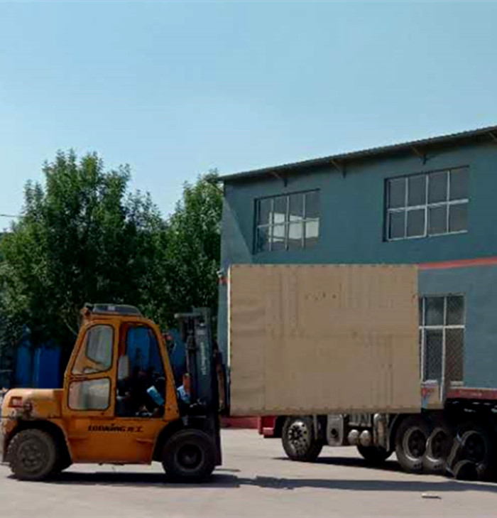 玻璃鋼水箱在運(yùn)輸過(guò)程中應(yīng)該注意哪些事項(xiàng)？