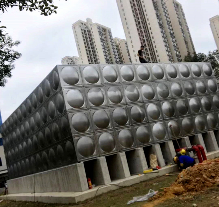 不銹鋼水箱如何保養(yǎng)和維護(hù)？