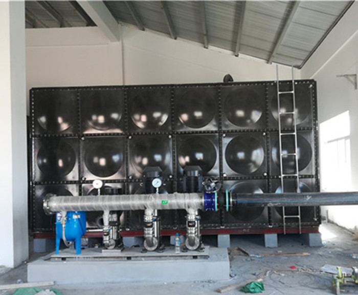 選購搪瓷鋼板水箱的時(shí)候要注意下面兩點(diǎn)