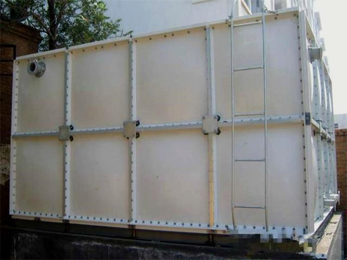 玻璃鋼水箱本身的性能優(yōu)點