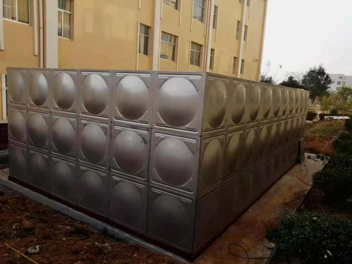 方形不銹鋼水箱的安裝調試需要注意什么?