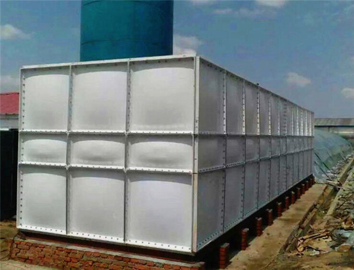  我們該如何選擇玻璃鋼水箱