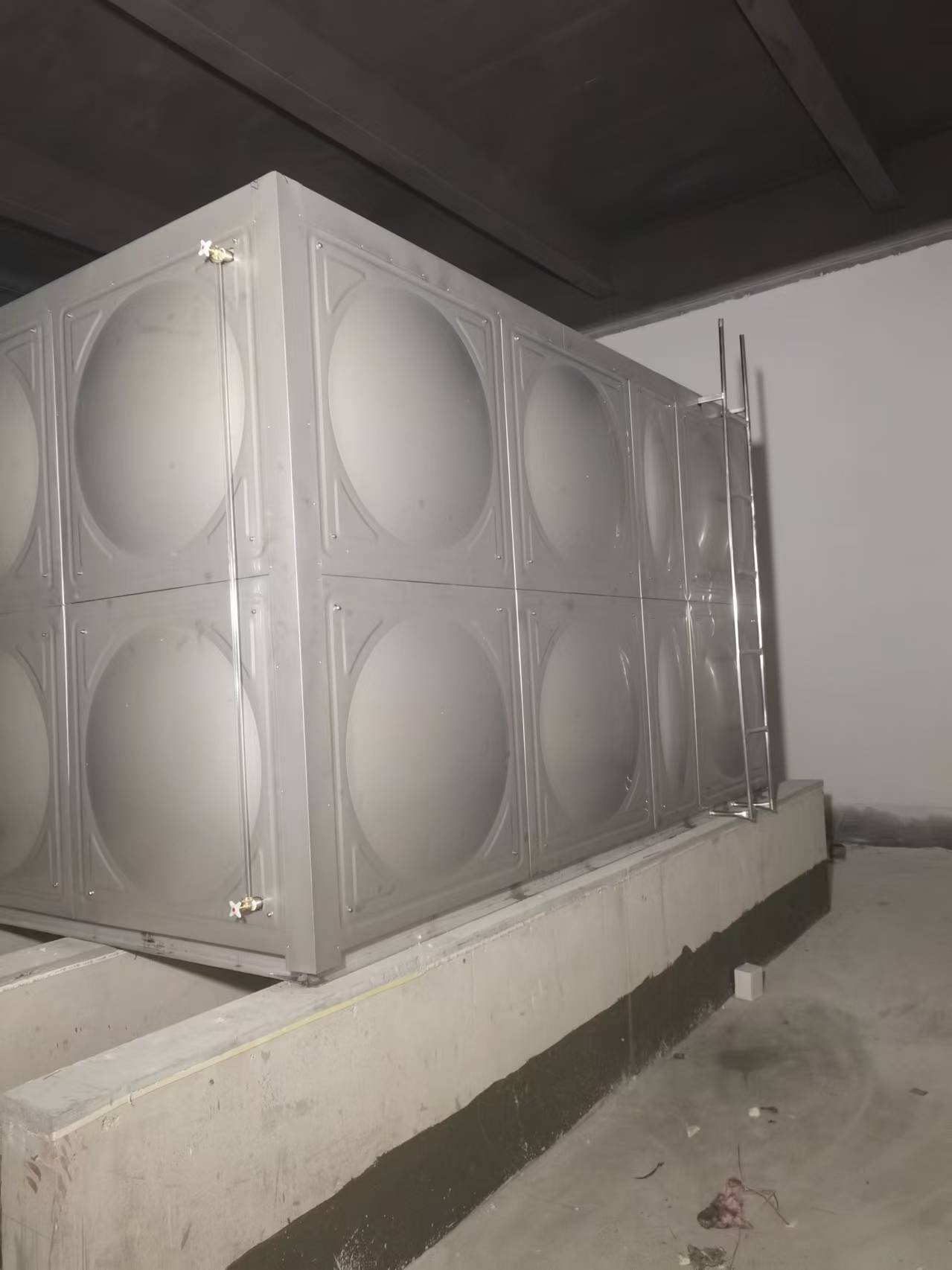 濟(jì)陽28立方不銹鋼保溫水箱